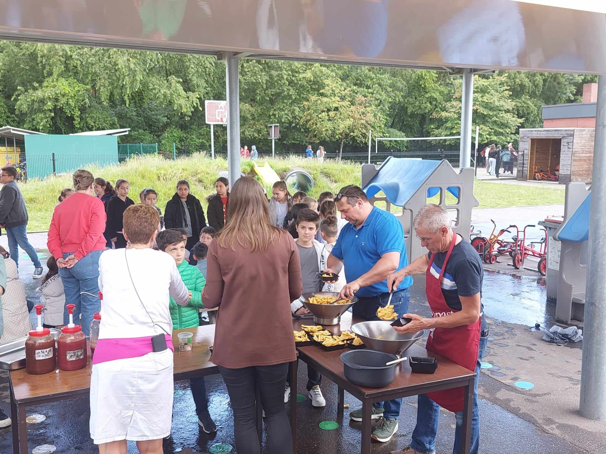 maasmechelen mobiele frituur school